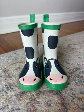 Mini Boden Kids Cow Print Rain Boots with Green Trim